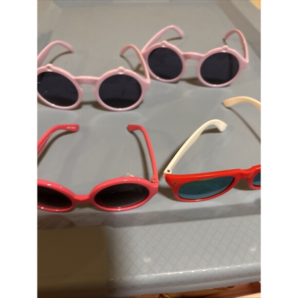 Kid's Assorted 4 Pack Sunglasses  Janie And Jack Salmón. 2 Lilac And One Redwht - Picture 5 of 5